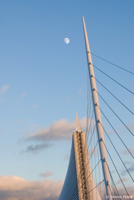 Museum, Moon and Sky